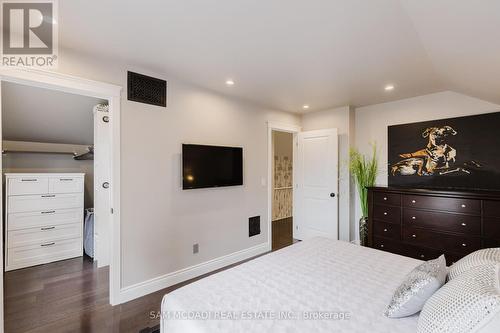 1225 Simcoe Street S, Oshawa, ON - Indoor Photo Showing Bedroom