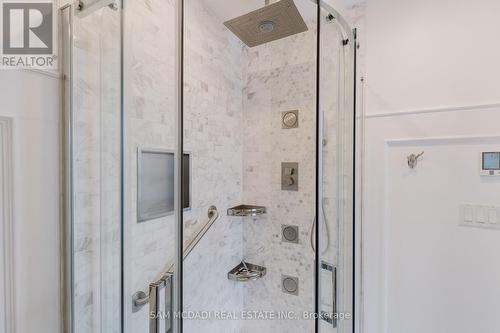 1225 Simcoe Street S, Oshawa, ON - Indoor Photo Showing Bathroom