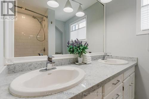 1225 Simcoe Street S, Oshawa, ON - Indoor Photo Showing Bathroom