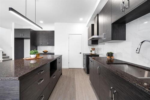 71 Bridgehampton Bay, Winnipeg, MB - Indoor Photo Showing Kitchen With Upgraded Kitchen