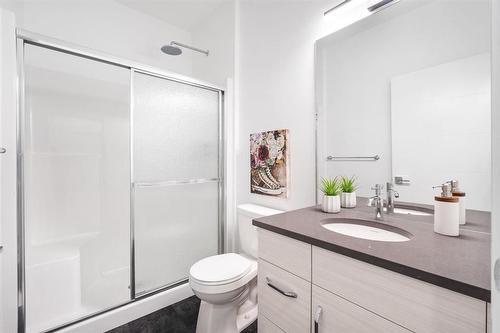 71 Bridgehampton Bay, Winnipeg, MB - Indoor Photo Showing Bathroom