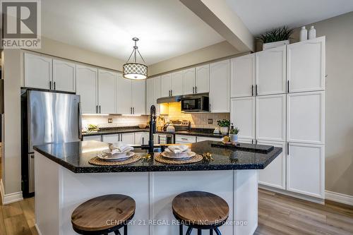 81 Tallships Drive, Whitby, ON - Indoor Photo Showing Kitchen With Upgraded Kitchen