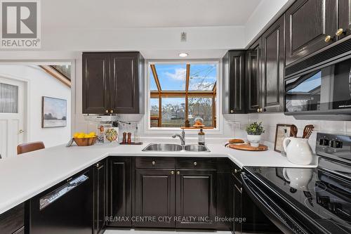 120 Leland Road, London, ON - Indoor Photo Showing Kitchen With Double Sink