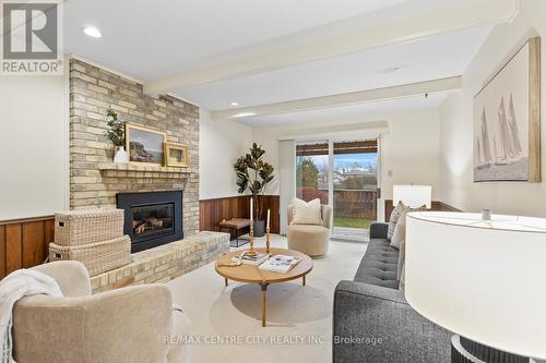 120 Leland Road, London, ON - Indoor Photo Showing Living Room With Fireplace