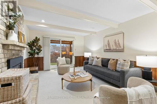 120 Leland Road, London, ON - Indoor Photo Showing Living Room With Fireplace