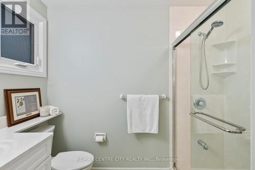 120 Leland Road, London, ON - Indoor Photo Showing Bathroom