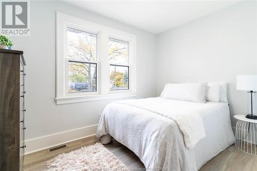 1748 Hall Avenue, Windsor, ON - Indoor Photo Showing Bedroom