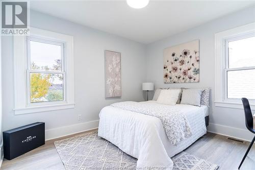 1748 Hall Avenue, Windsor, ON - Indoor Photo Showing Bedroom