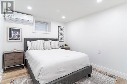 1748 Hall Avenue, Windsor, ON - Indoor Photo Showing Bedroom