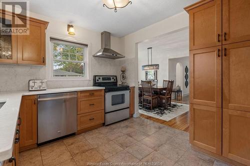 29 Bayshore Drive, Leamington, ON - Indoor Photo Showing Kitchen