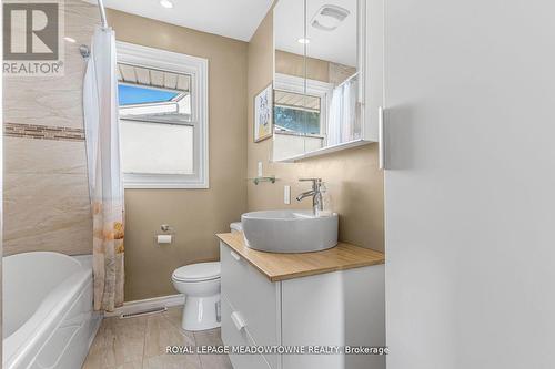 36 Fawell Avenue, St. Catharines, ON - Indoor Photo Showing Bathroom