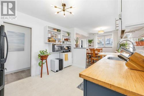 1058 Wellington Street, Sarnia, ON - Indoor Photo Showing Kitchen