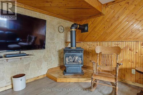 21217 Taits Road, Southwest Middlesex, ON - Indoor Photo Showing Other Room