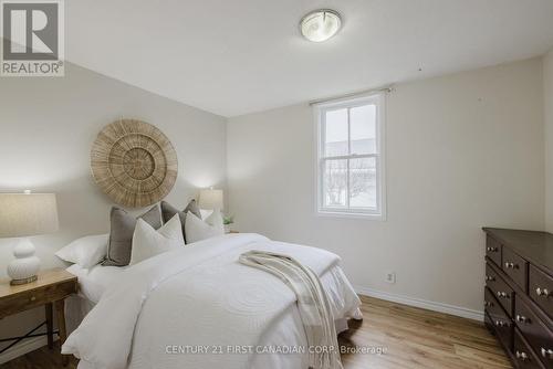 113 Appel Street, London, ON - Indoor Photo Showing Bedroom