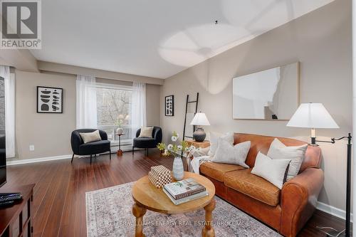 15 - 350 Camelot Court, Oshawa (Eastdale), ON - Indoor Photo Showing Living Room