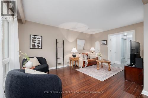 15 - 350 Camelot Court, Oshawa (Eastdale), ON - Indoor Photo Showing Living Room