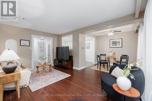 15 - 350 Camelot Court, Oshawa (Eastdale), ON - Indoor Photo Showing Living Room