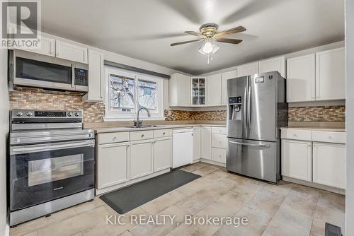 19 - 233 Innisfil Street, Barrie, ON - Indoor Photo Showing Kitchen With Stainless Steel Kitchen