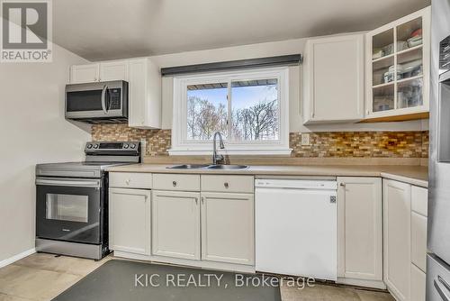 19 - 233 Innisfil Street, Barrie, ON - Indoor Photo Showing Kitchen With Double Sink