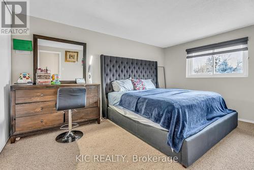 19 - 233 Innisfil Street, Barrie, ON - Indoor Photo Showing Bedroom