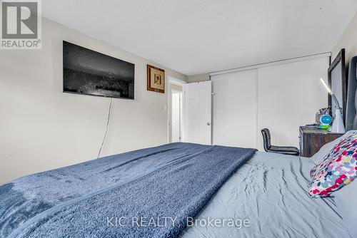 19 - 233 Innisfil Street, Barrie, ON - Indoor Photo Showing Bedroom