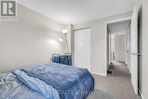 19 - 233 Innisfil Street, Barrie, ON - Indoor Photo Showing Bedroom