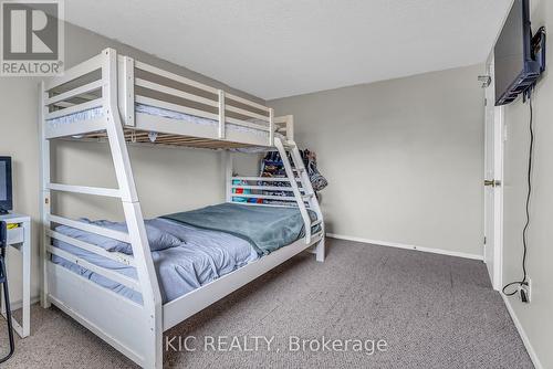 19 - 233 Innisfil Street, Barrie, ON - Indoor Photo Showing Bedroom