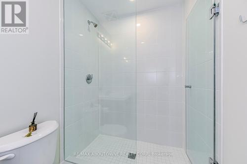 101 - 1565 Rose Way, Milton, ON - Indoor Photo Showing Bathroom