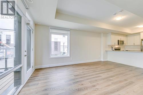 101 - 1565 Rose Way, Milton, ON - Indoor Photo Showing Kitchen