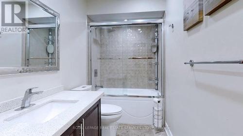 5290 Brookwood Court, Mississauga, ON - Indoor Photo Showing Bathroom