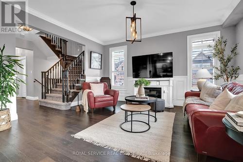 24 Ray Richards Street, Clarington (Bowmanville), ON - Indoor Photo Showing Living Room