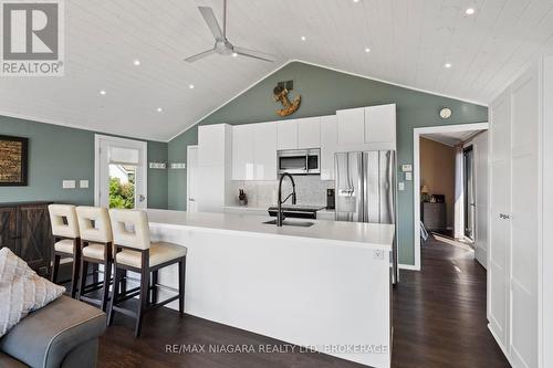 10959 Lakeshore Road, Wainfleet (880 - Lakeshore), ON - Indoor Photo Showing Kitchen