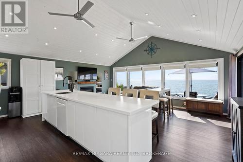 10959 Lakeshore Road, Wainfleet (880 - Lakeshore), ON - Indoor Photo Showing Kitchen