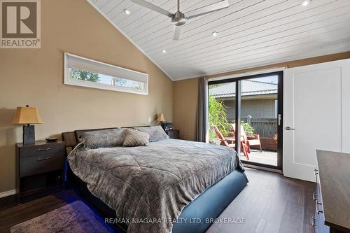 10959 Lakeshore Road, Wainfleet (880 - Lakeshore), ON - Indoor Photo Showing Bedroom