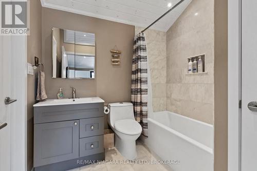 10959 Lakeshore Road, Wainfleet (880 - Lakeshore), ON - Indoor Photo Showing Bathroom