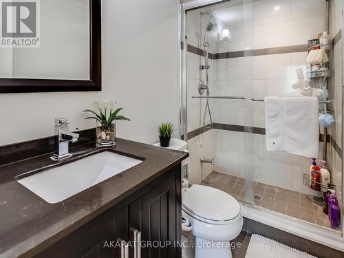 25 Flaming Rose Way, Toronto, ON - Indoor Photo Showing Bathroom