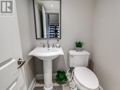 25 Flaming Rose Way, Toronto, ON - Indoor Photo Showing Bathroom