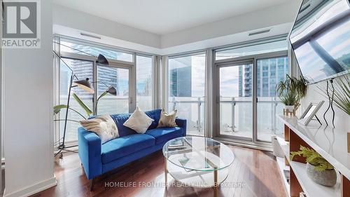 3003 - 14 York Street, Toronto, ON - Indoor Photo Showing Living Room