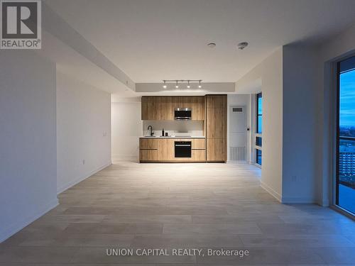 2102S - 127 Broadway Avenue, Toronto, ON - Indoor Photo Showing Kitchen