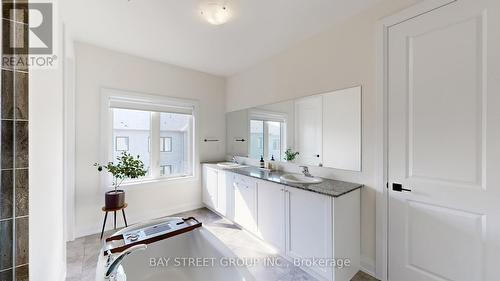 97 Halldorson Avenue, Aurora, ON - Indoor Photo Showing Bathroom