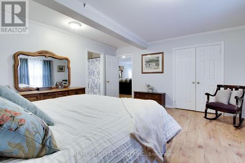 27112 Kennedy Road, Georgina, ON - Indoor Photo Showing Bedroom