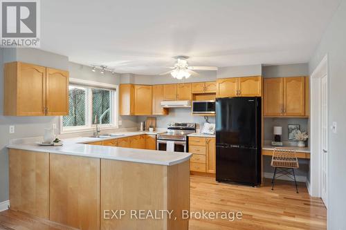 34 Willow Gardens Crescent, Ottawa, ON - Indoor Photo Showing Kitchen