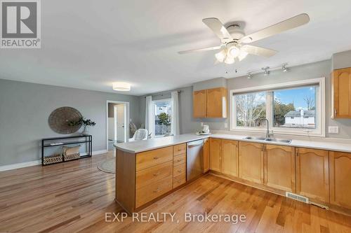 34 Willow Gardens Crescent, Ottawa, ON - Indoor Photo Showing Kitchen With Double Sink