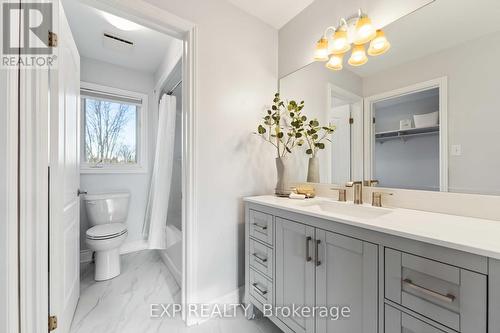 34 Willow Gardens Crescent, Ottawa, ON - Indoor Photo Showing Bathroom