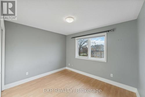 34 Willow Gardens Crescent, Ottawa, ON - Indoor Photo Showing Other Room