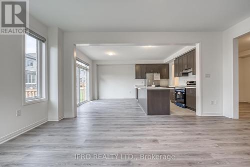 120 West Oak Trail, Barrie, ON - Indoor Photo Showing Kitchen