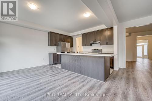 120 West Oak Trail, Barrie, ON - Indoor Photo Showing Kitchen