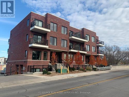 202 - 487 Queen Street, Newmarket, ON - Outdoor With Facade