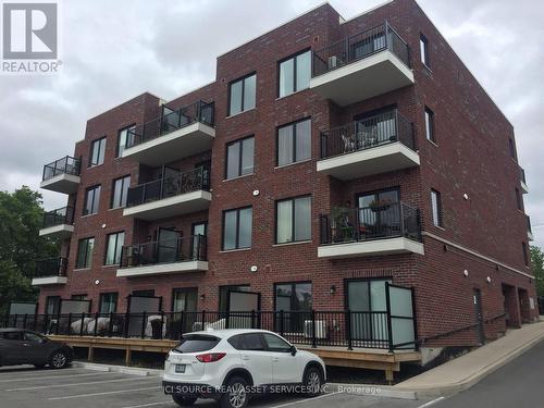 202 - 487 Queen Street, Newmarket, ON - Outdoor