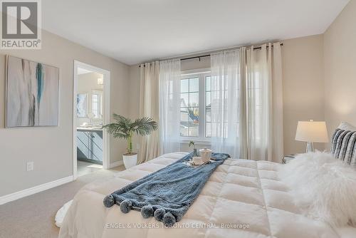 206 Cubitt Street, Clearview, ON - Indoor Photo Showing Bedroom